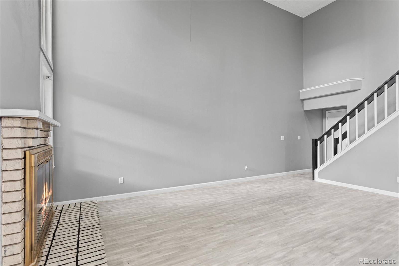 Photo 5 of 27 of 806 S Joplin Circle townhome