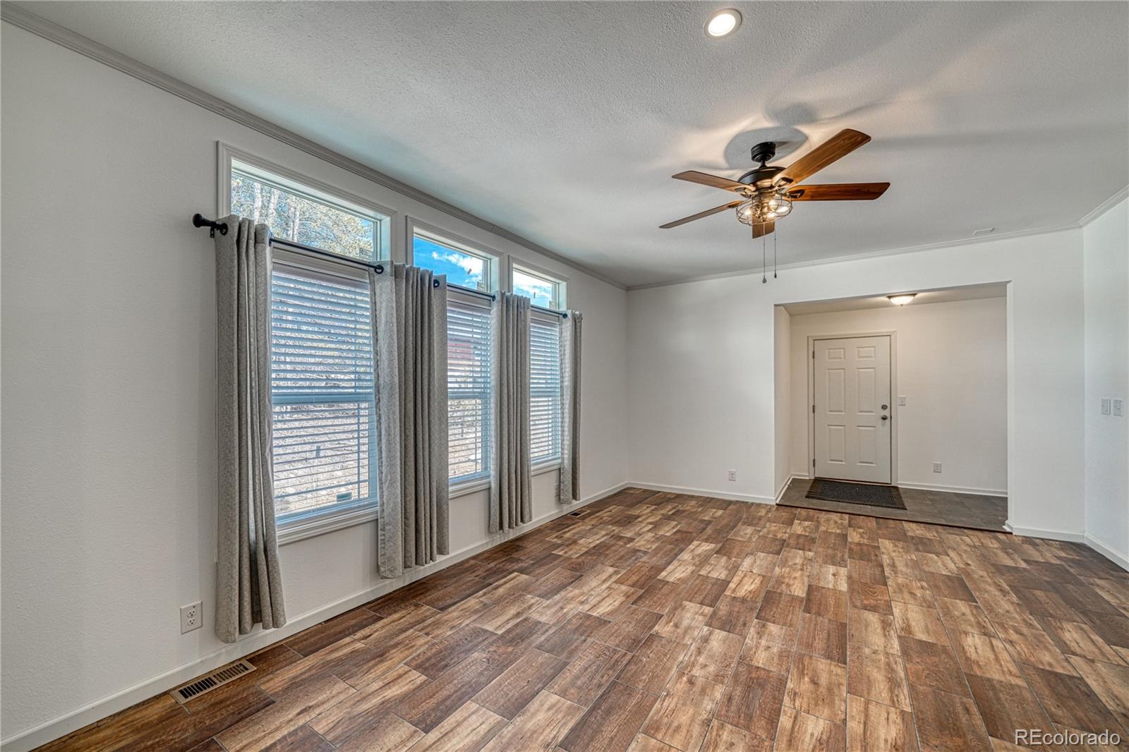 904 W 6th Street