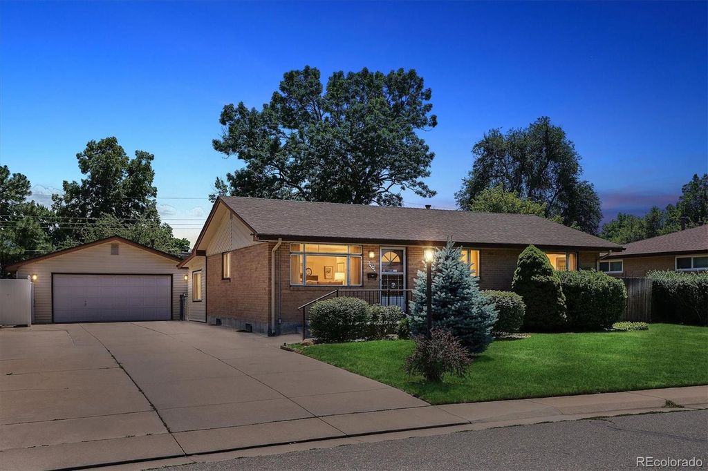 Photo of 2922 W Layton Avenue, Englewood, CO 80110 (MLS # 5319667)