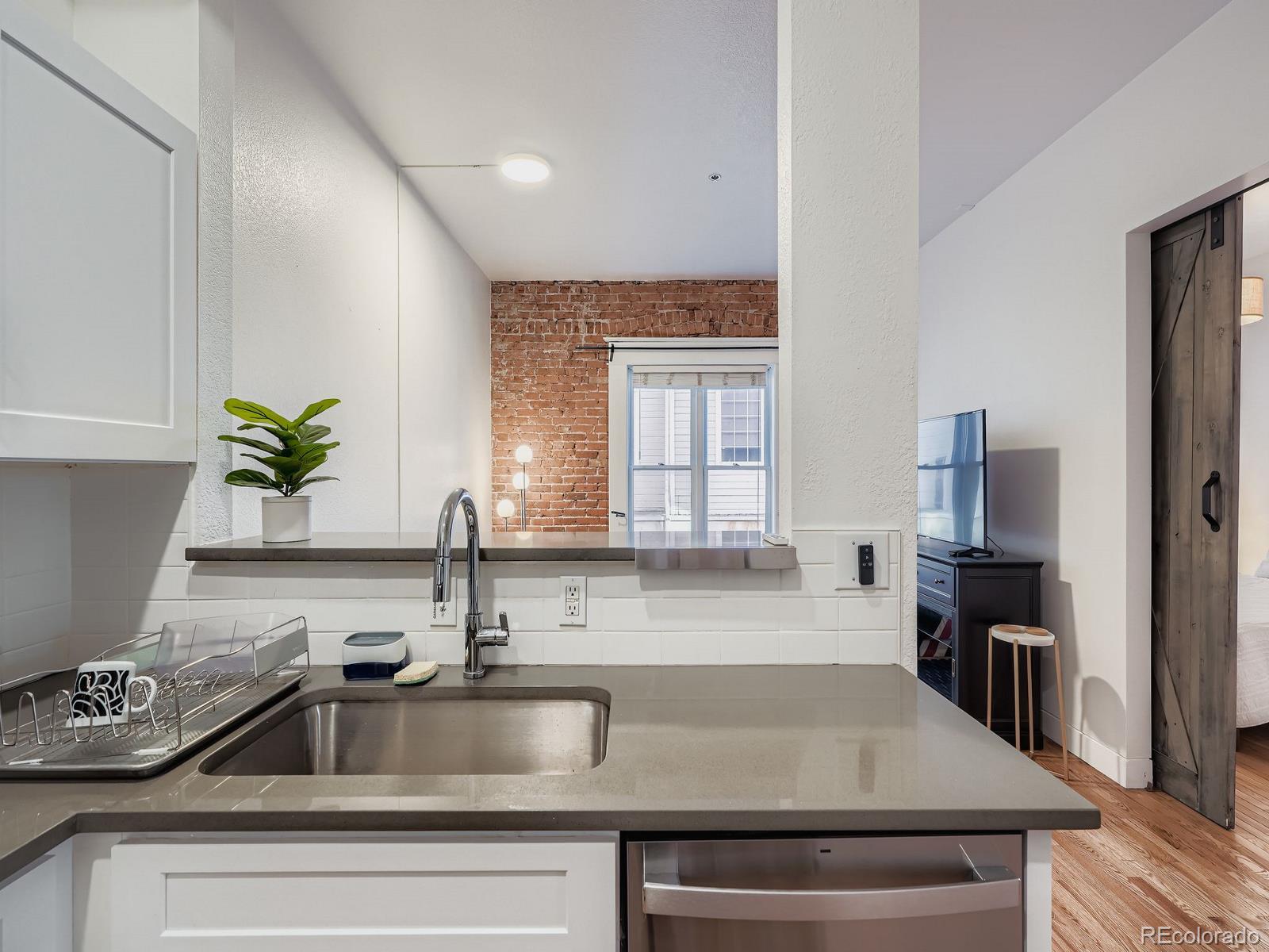 1425 N Washington Street 205