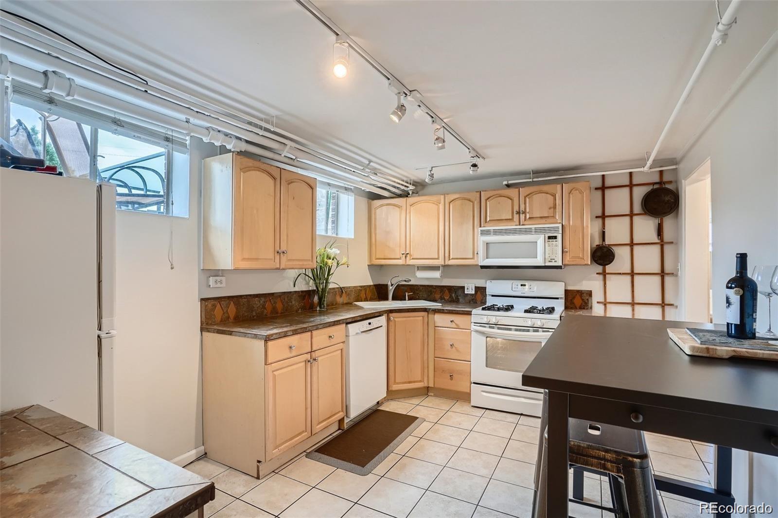 1600 N Winona Court 6