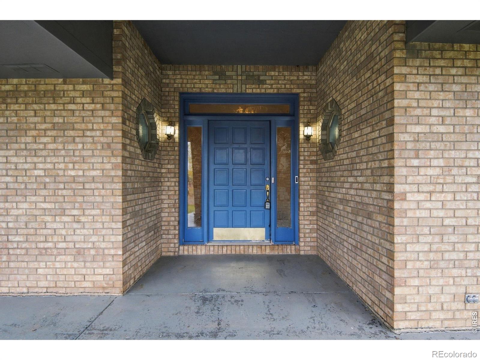 1609 White Water Court