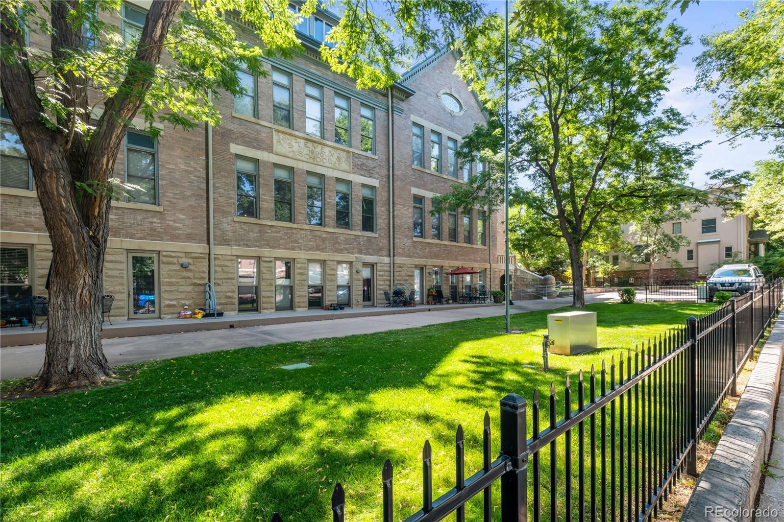 1140 Columbine Street 105