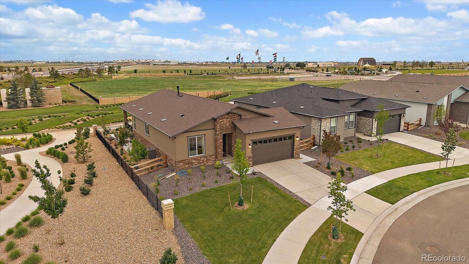 3809 N Buchanan Way