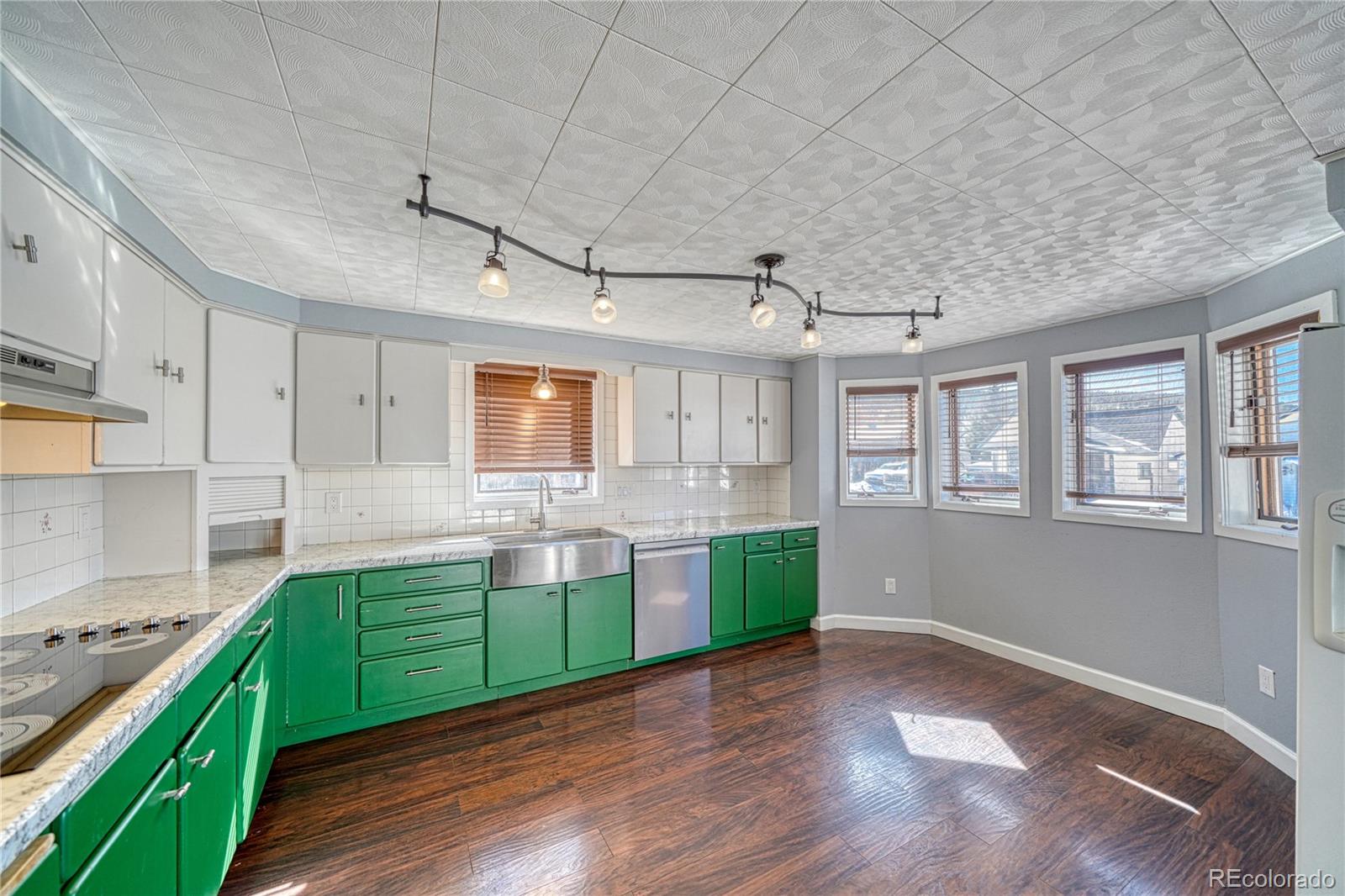 416 E 7th Street