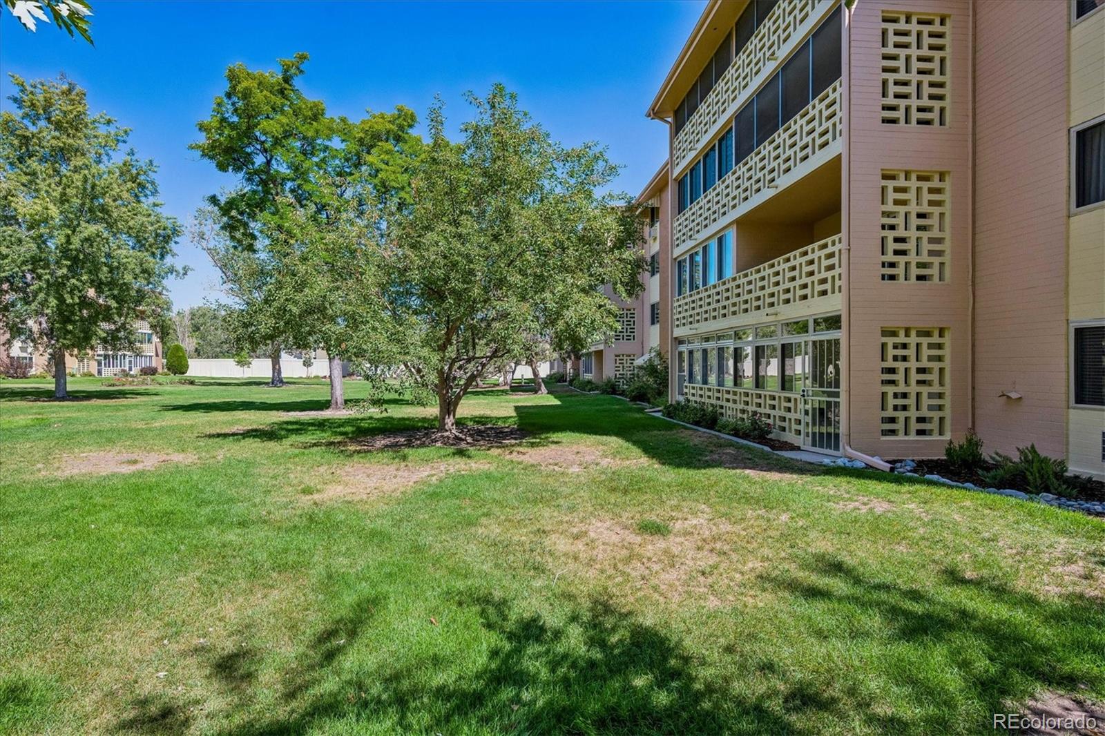 605 S Alton Way 12A
