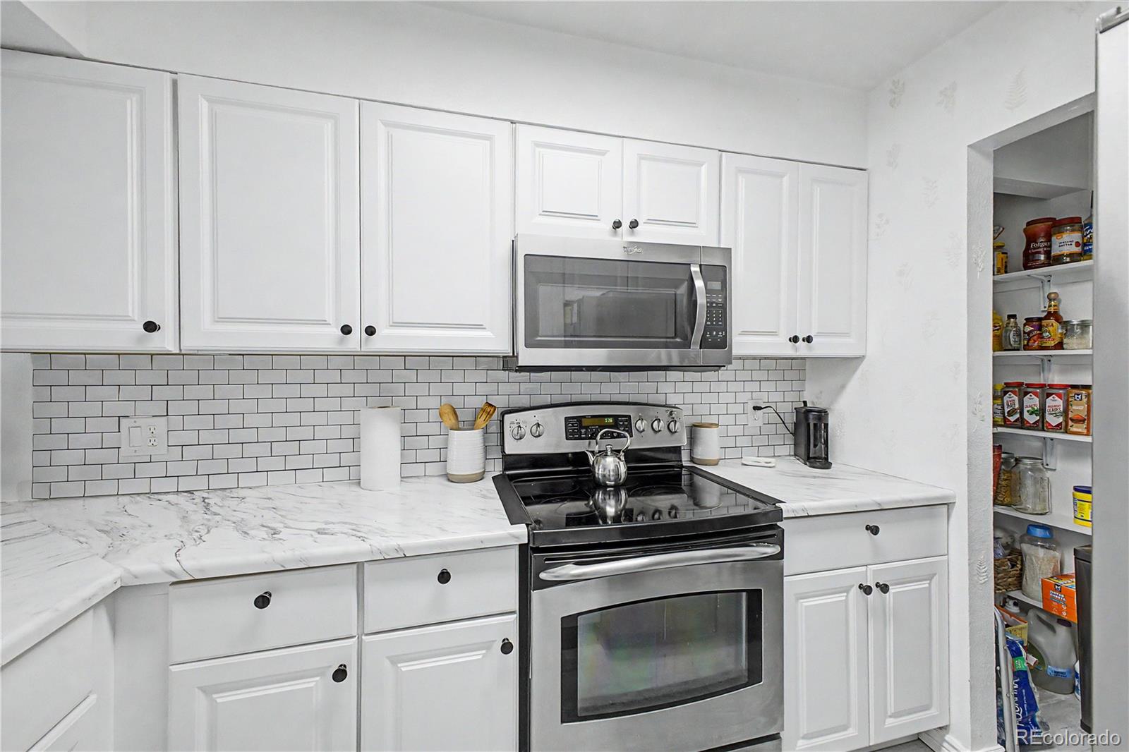 8952 W Dartmouth Place