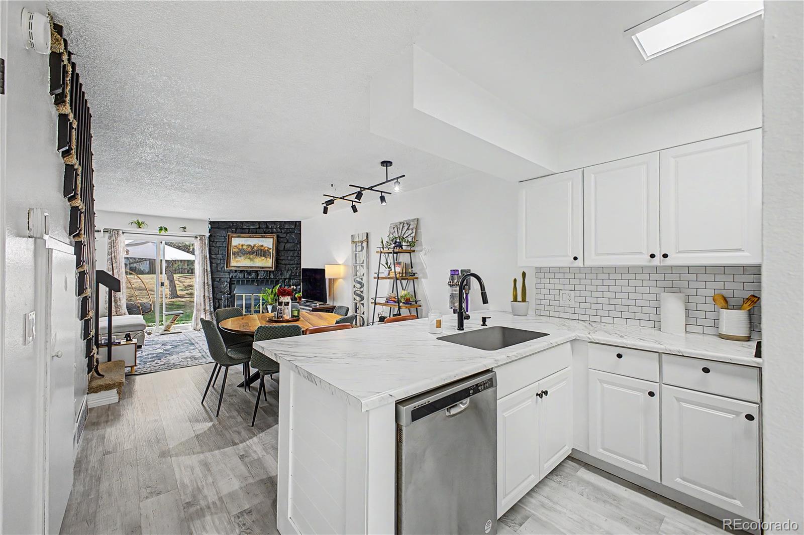 8952 W Dartmouth Place