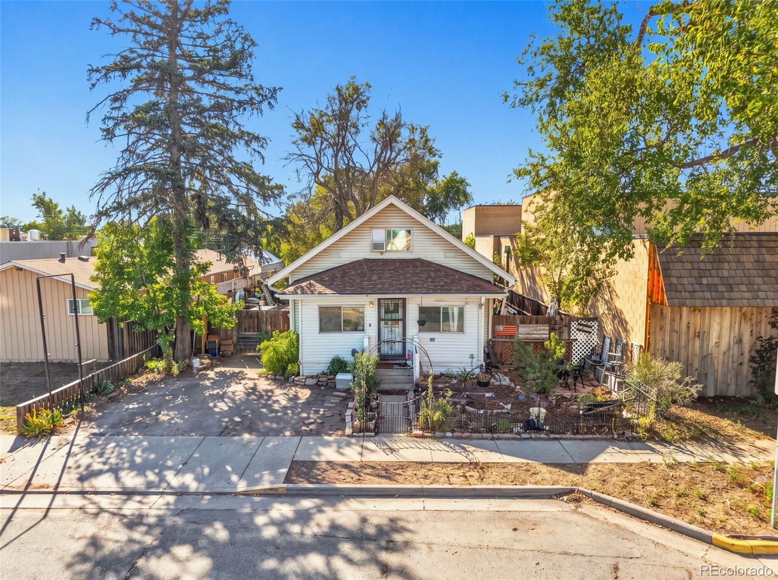 803 Denver Avenue