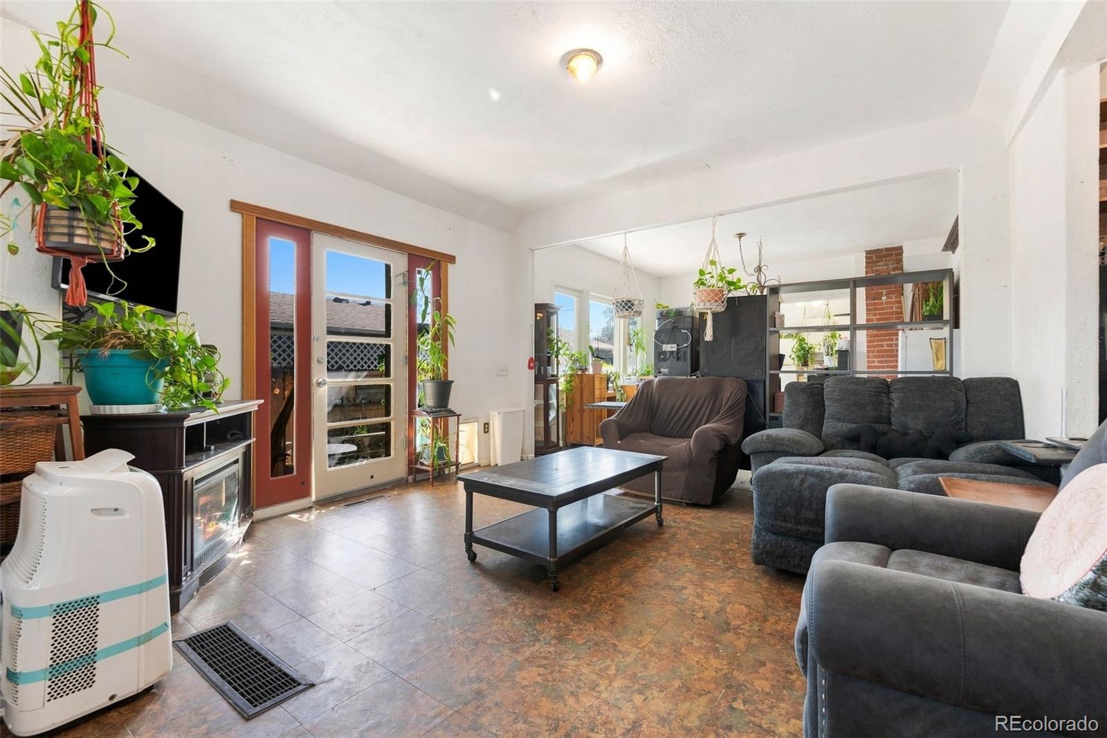 803 Denver Avenue