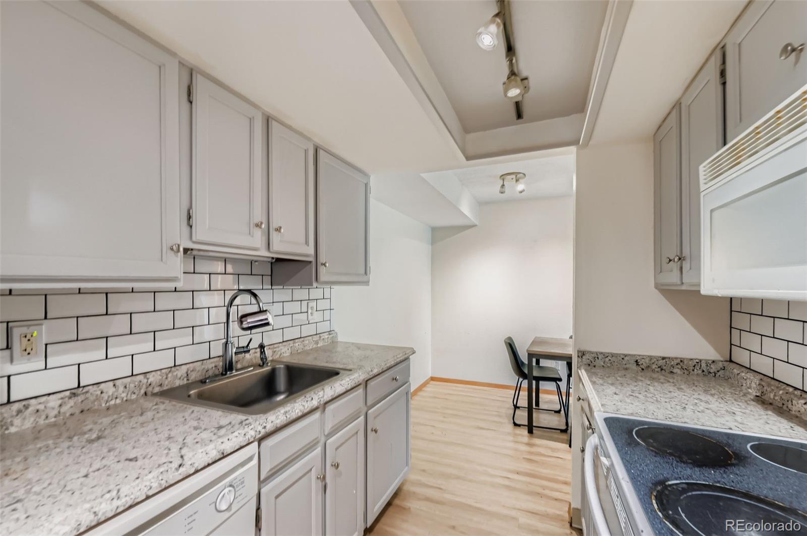 2902 Shadow Creek Drive 204