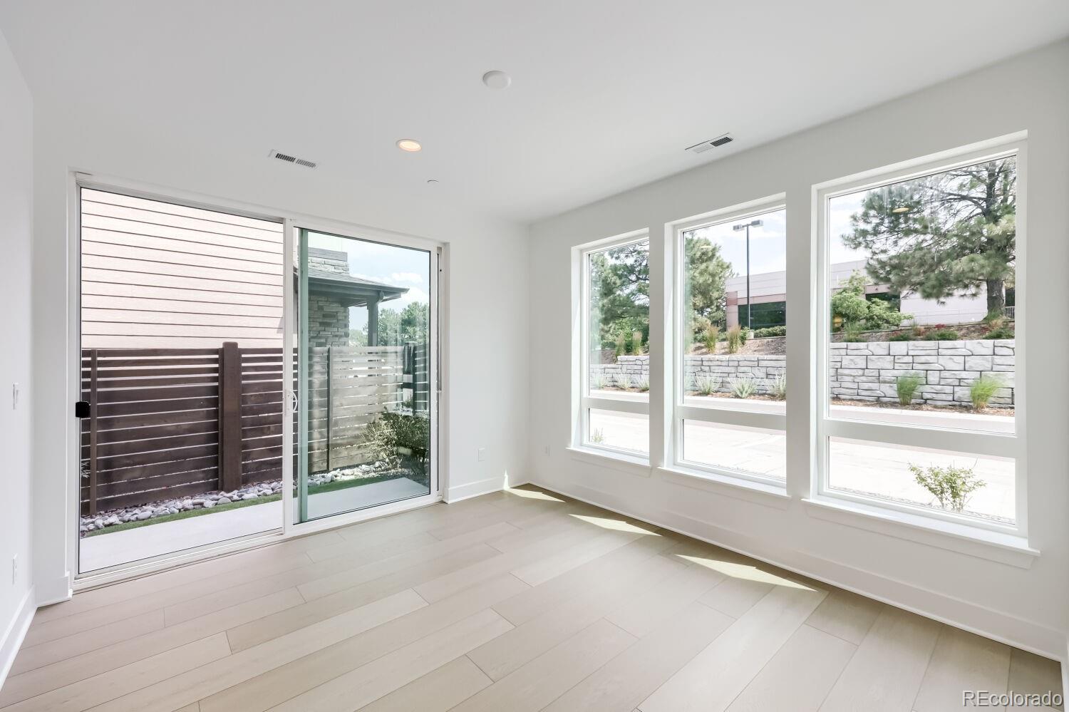 10904 E Hinsdale Circle