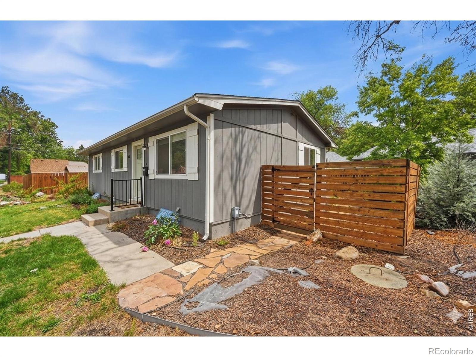 601 E Emma Street