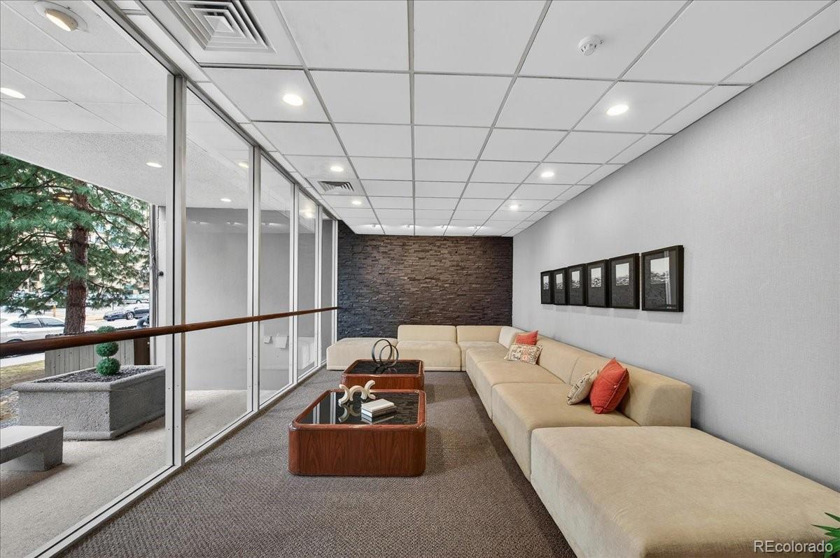 2 Adams Street 205