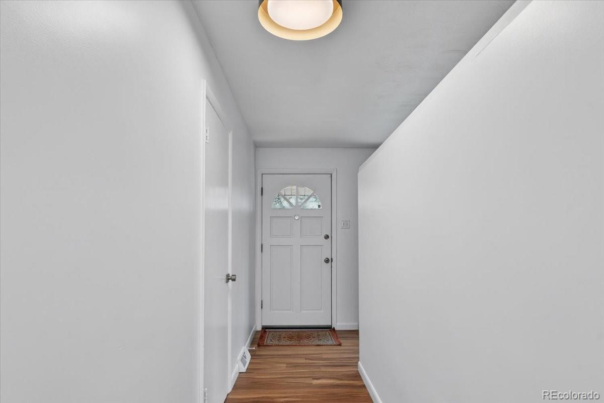 10105 W 17th Place