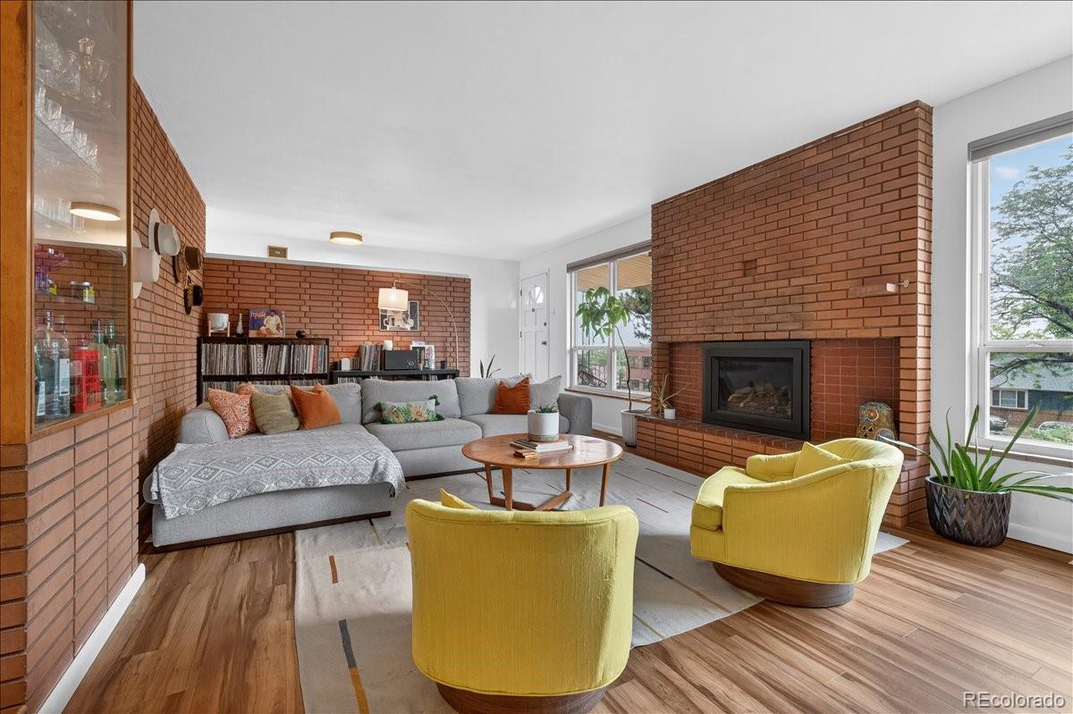 10105 W 17th Place