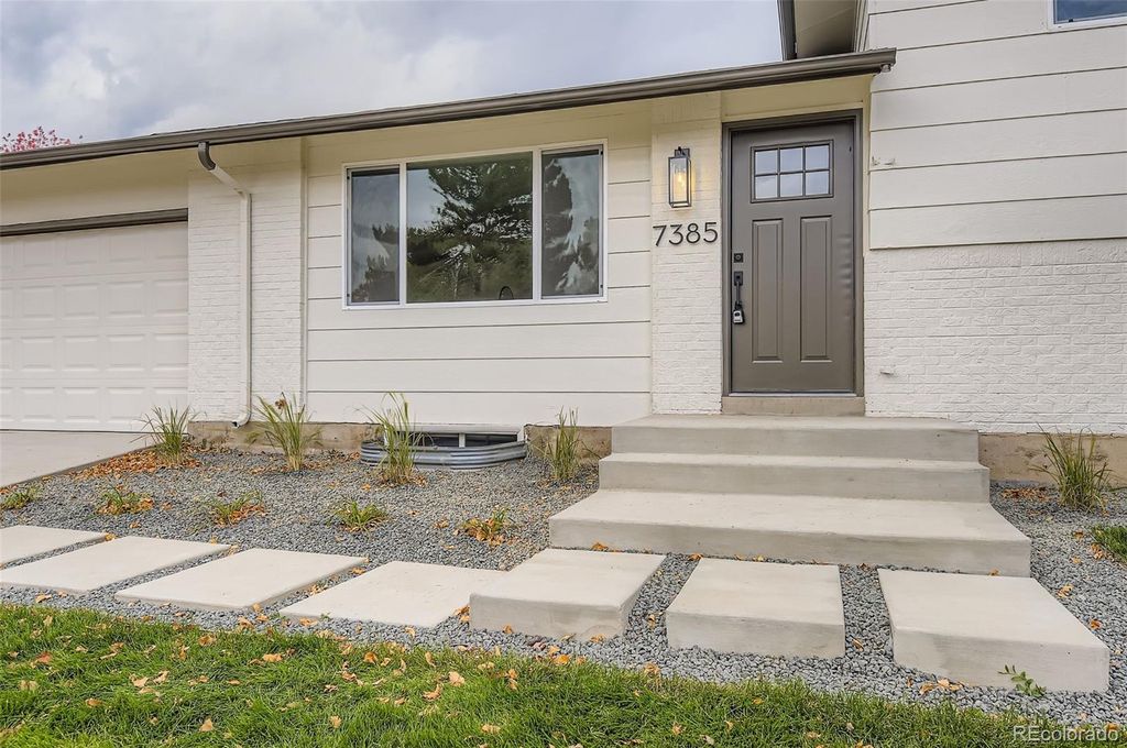 Photo of 7385 S Elm Court, Centennial, CO 80122 (MLS # 7662378)