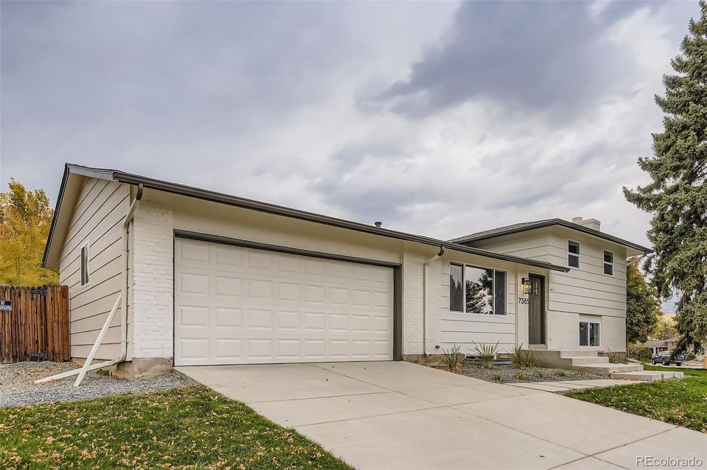 Photo of 7385 S Elm Court, Centennial, CO 80122 (MLS # 7662378)