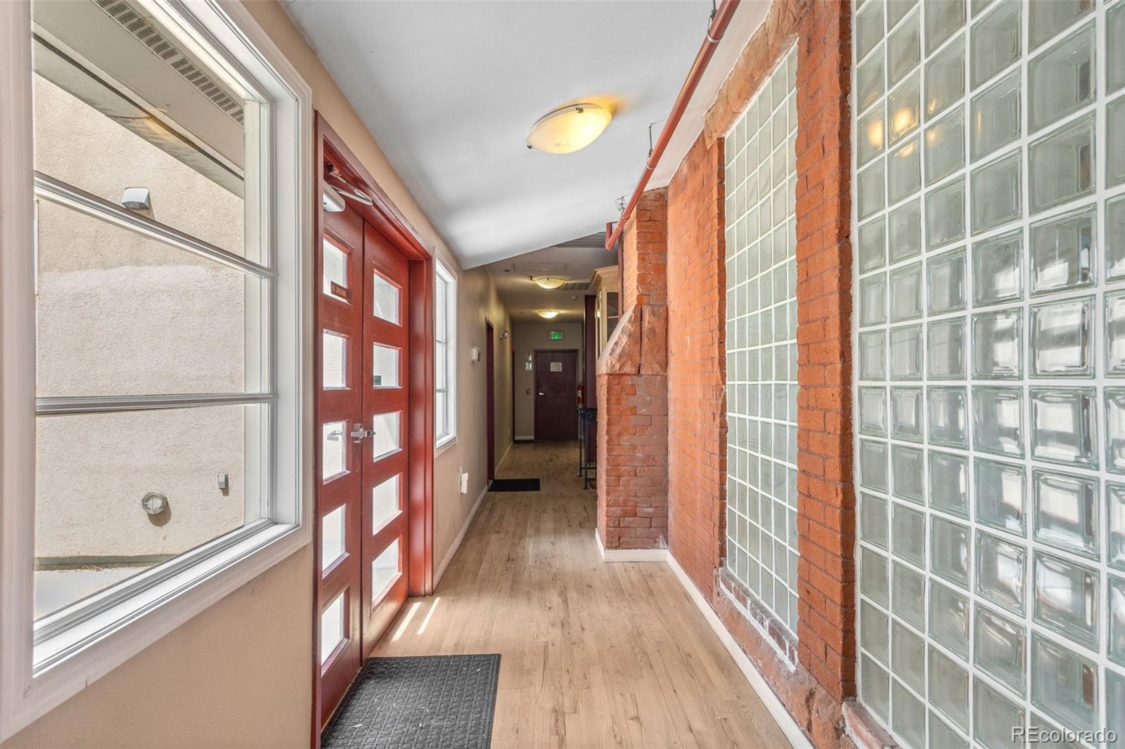 225 N Lincoln Street 3