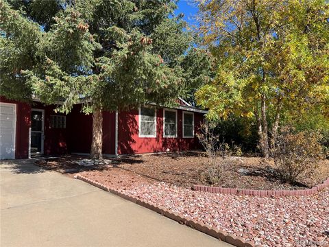 Photo of 620 Independence Drive, Longmont, CO 80504 (MLS # 6999394)
