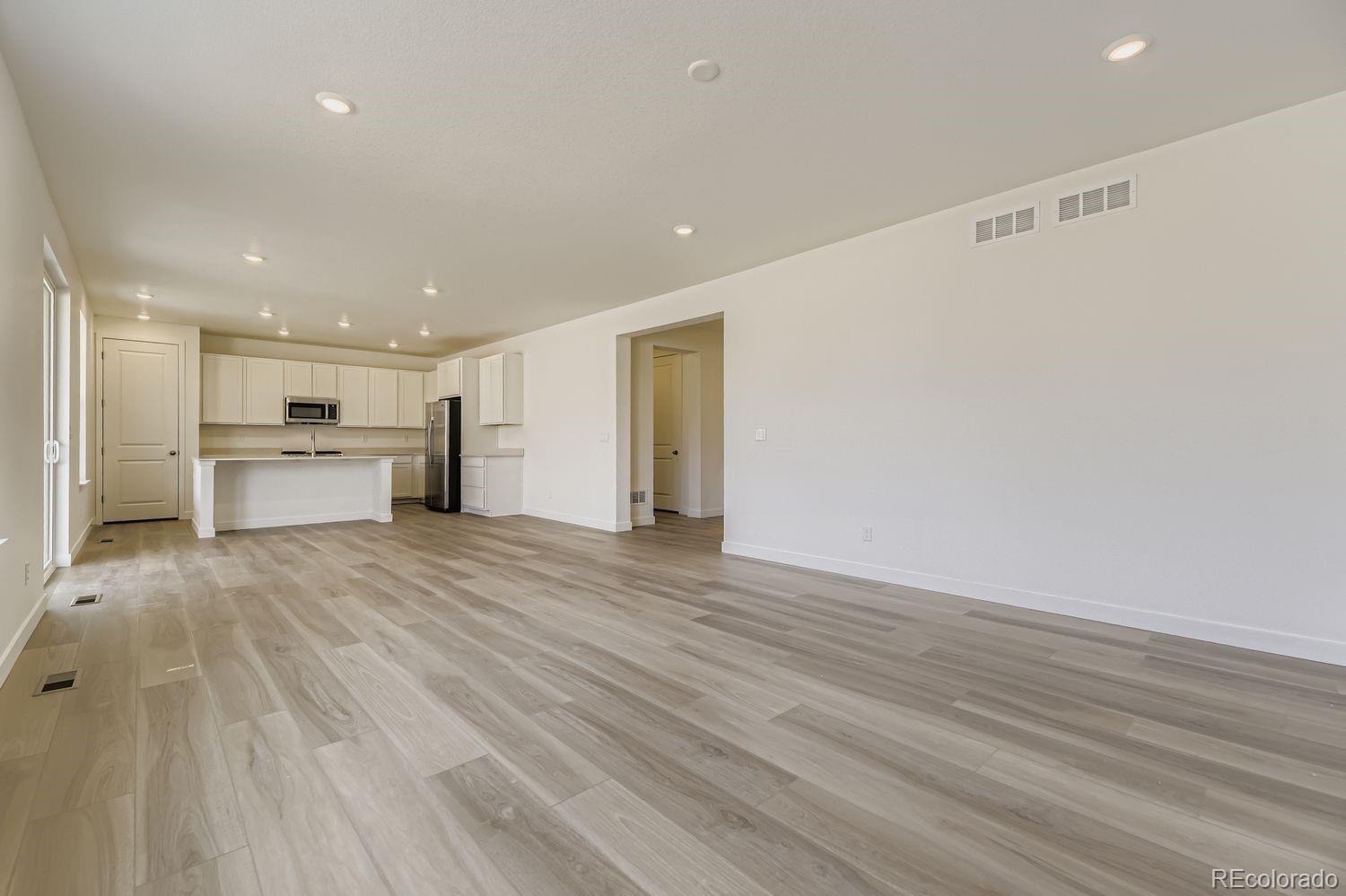 10840 Snowdon Street