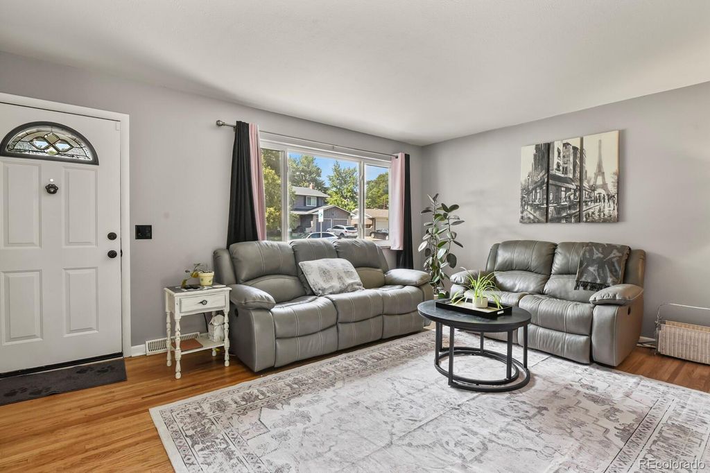 Photo of 1092 S Iris Street, Lakewood, CO 80226 (MLS # 3733114)