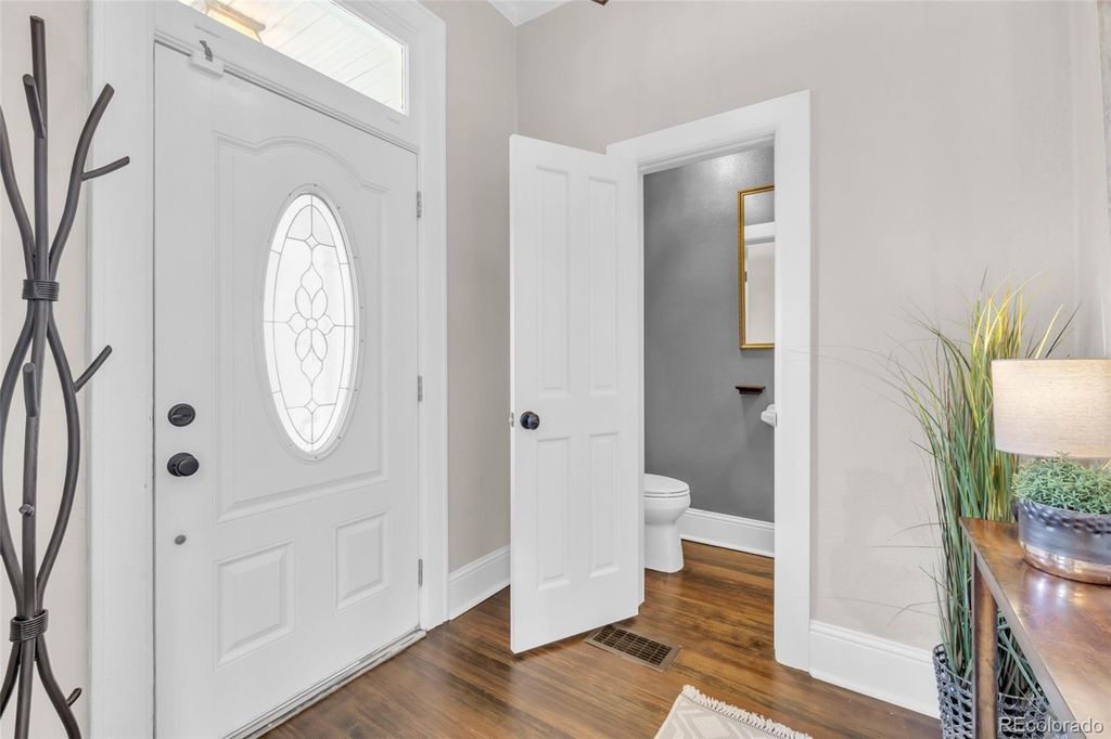 Photo of 646 S Lincoln Street, Denver, CO 80209 (MLS # 1939844)