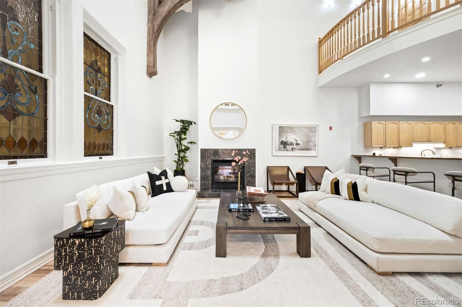 225 N Lincoln Street 8