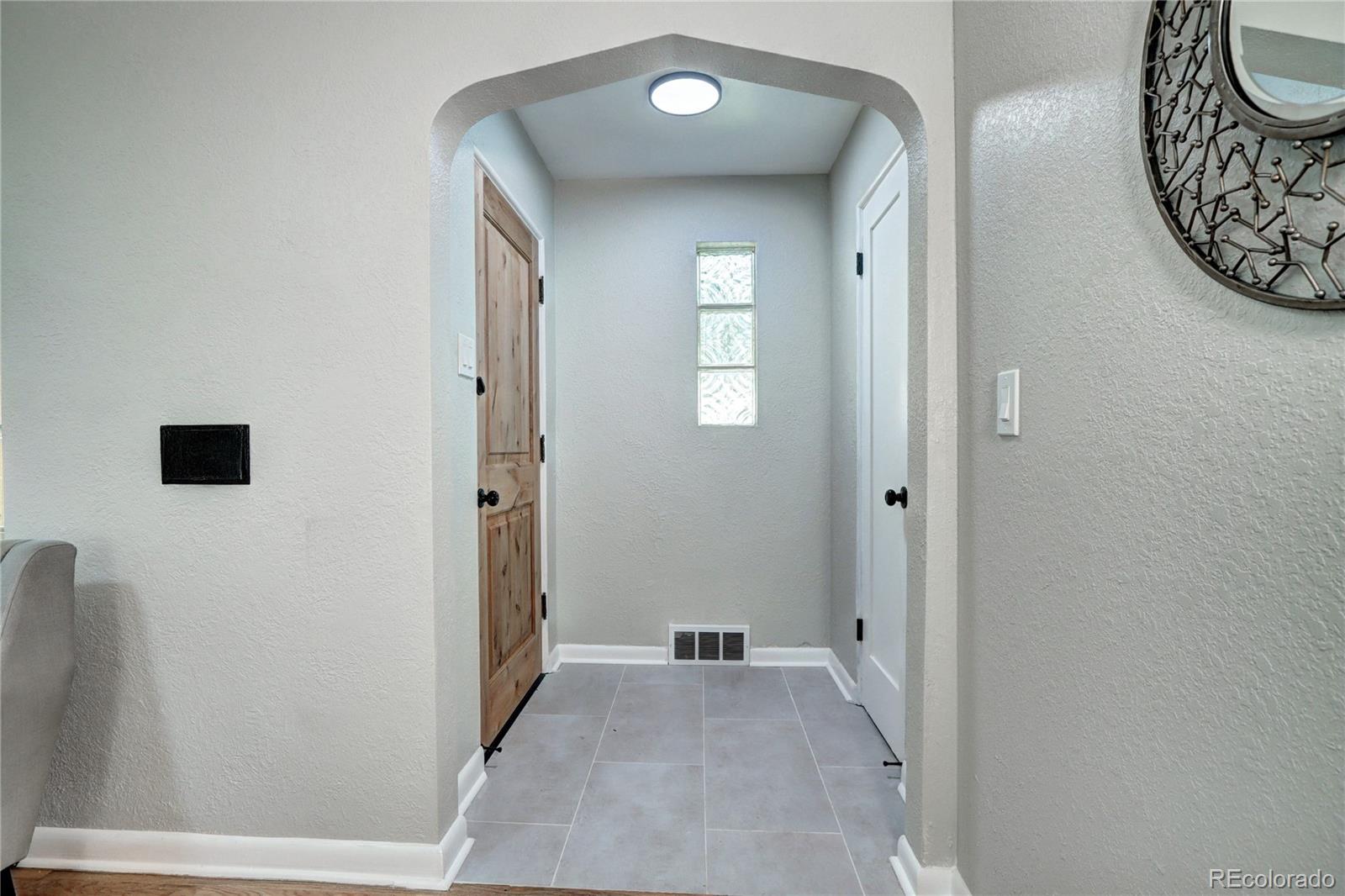 2060 S Washington Street, Denver, CO, 80210 3 2060 S Washington Street