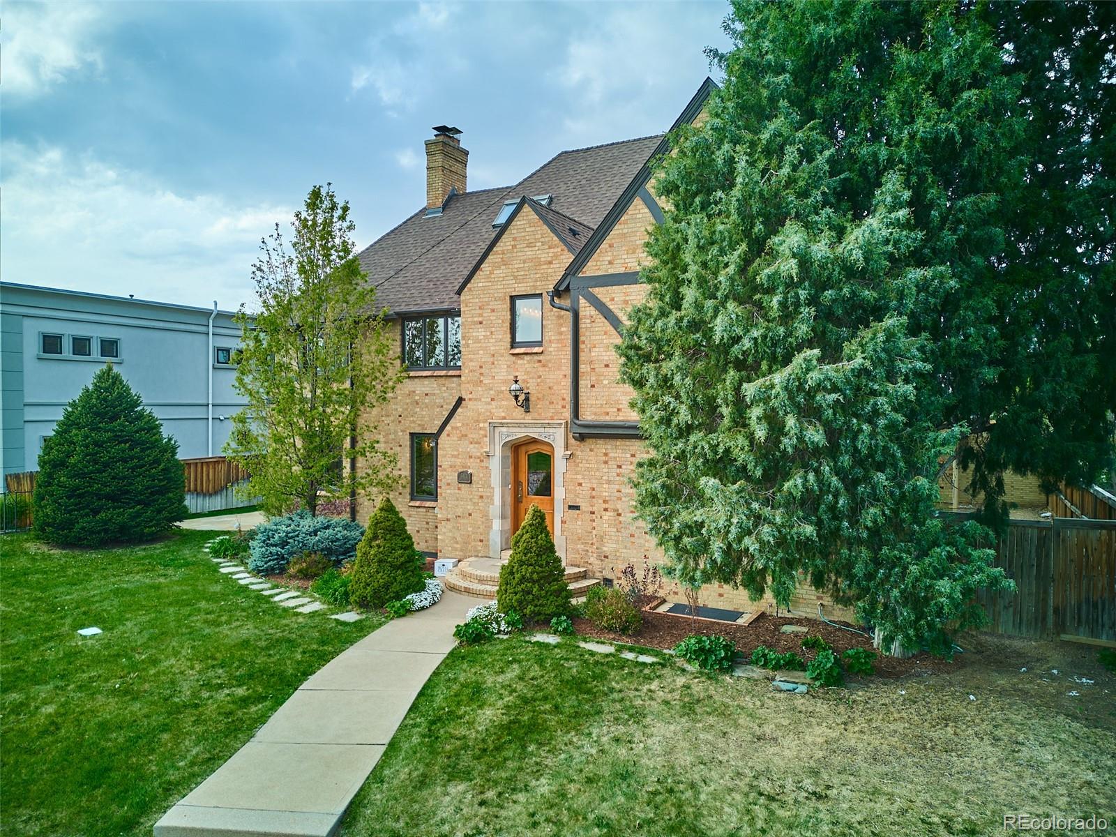 3811 E 26th Avenue Parkway