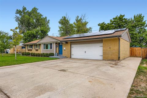 1805 E Panama Drive Centennial CO 80121