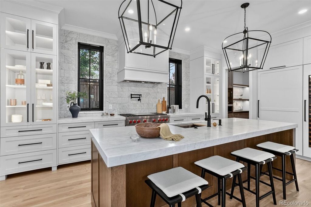 Photo of 711 S Vine St, Denver, CO 80209 (MLS # 6838093)
