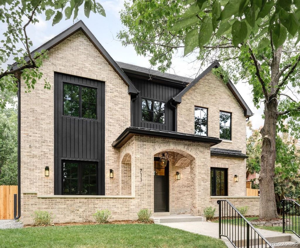 Photo of 711 S Vine St, Denver, CO 80209 (MLS # 6838093)