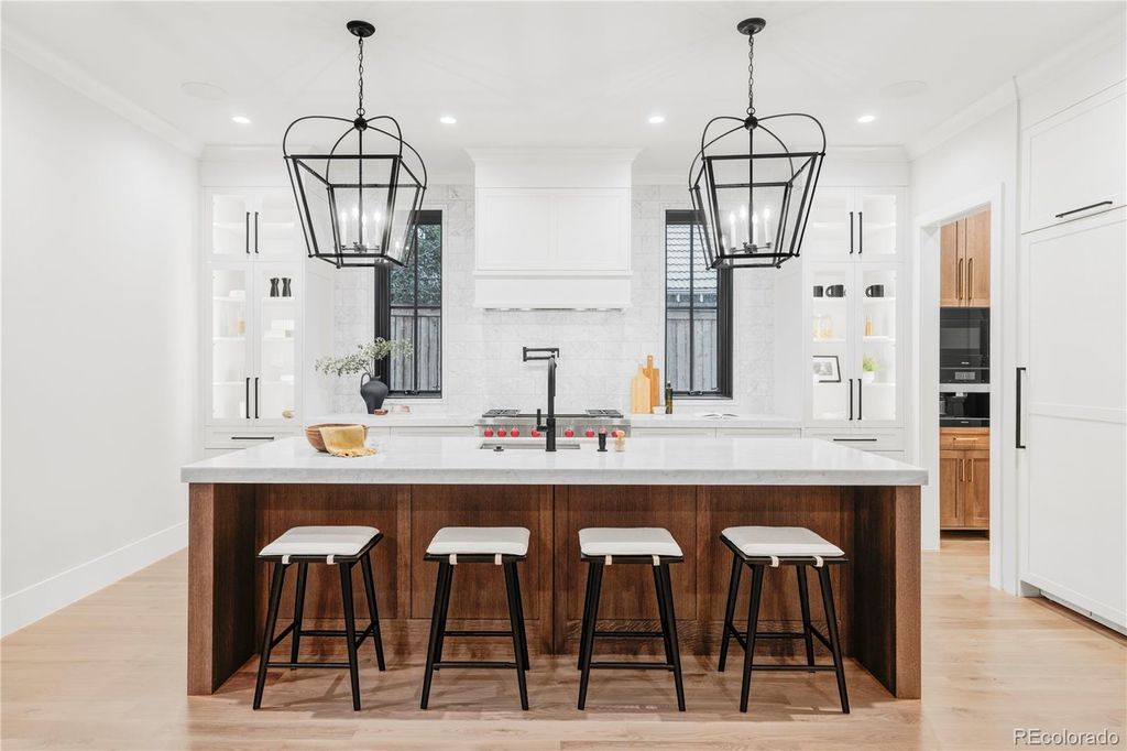 Photo of 711 S Vine St, Denver, CO 80209 (MLS # 6838093)