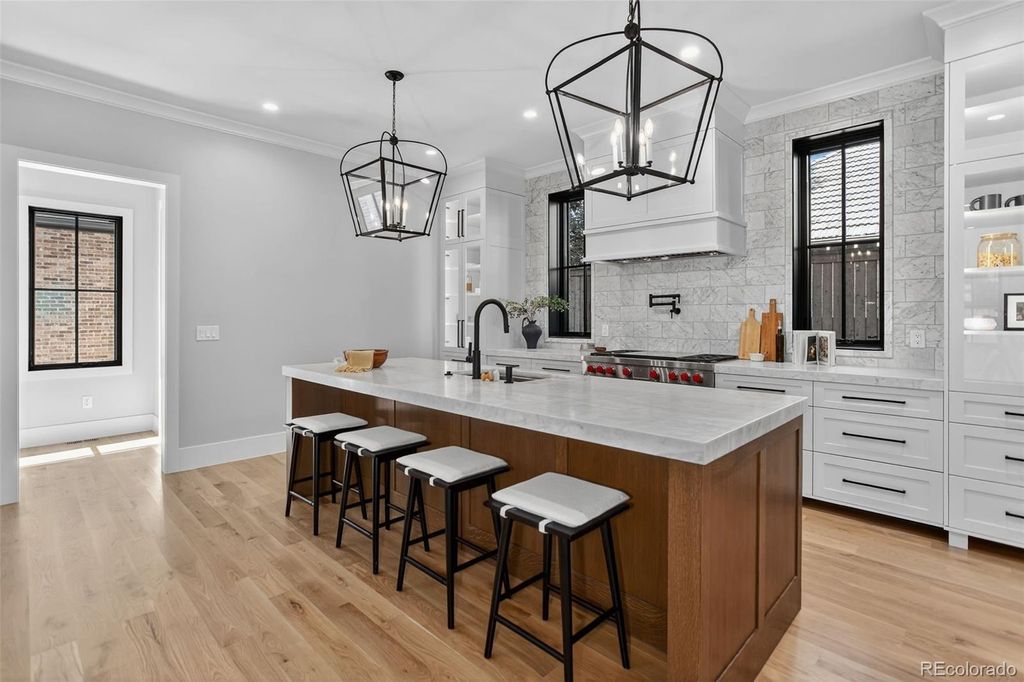 Photo of 711 S Vine St, Denver, CO 80209 (MLS # 6838093)