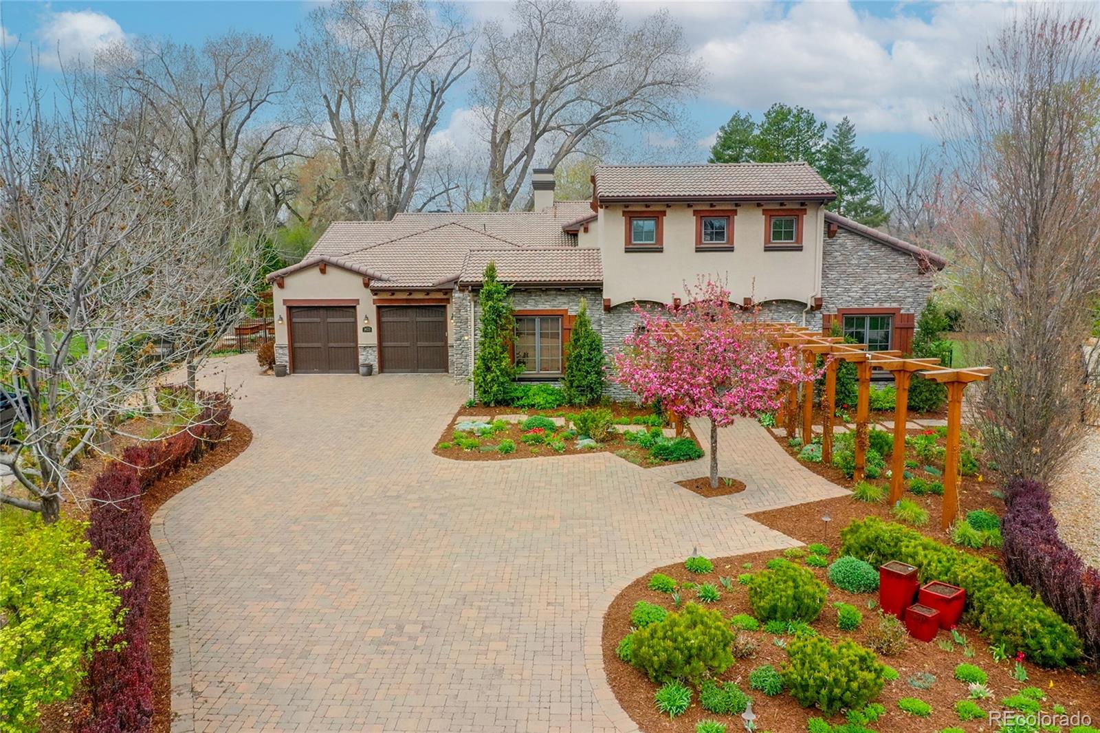 1423 E Fair Place
