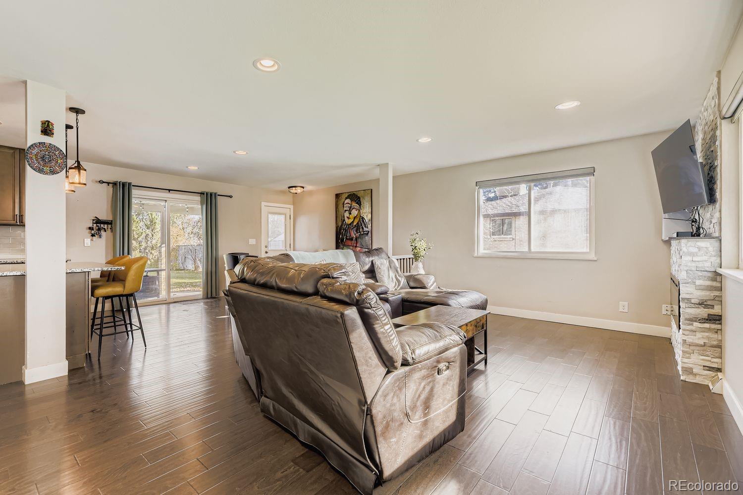 6130 S Pennsylvania Street