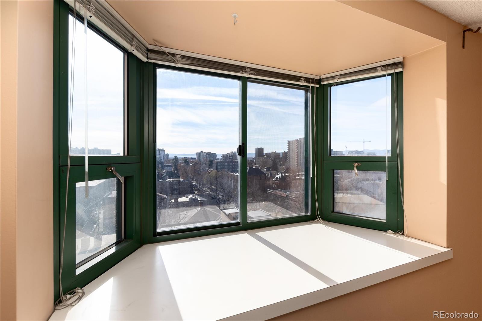 550 E 12th Avenue 907