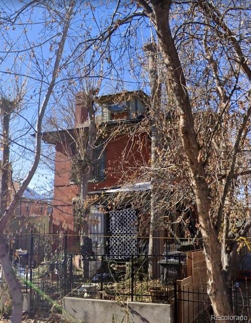 1327 N Humboldt Street