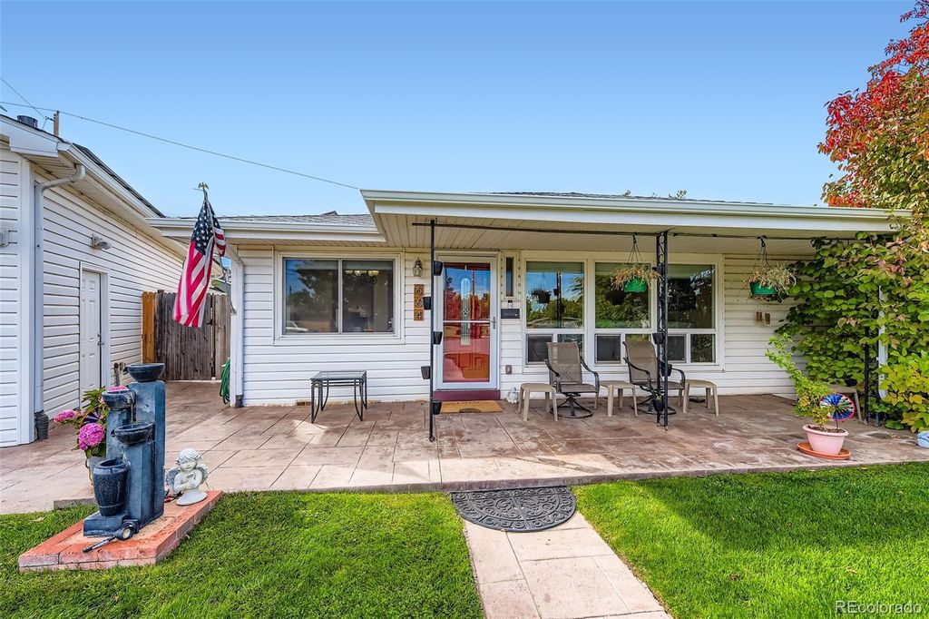 Photo of 664 S Washington Circle, Englewood, CO 80113 (MLS # 8574974)