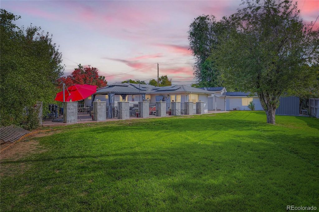 Photo of 664 S Washington Circle, Englewood, CO 80113 (MLS # 8574974)