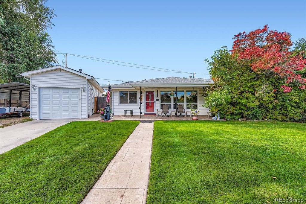Photo of 664 S Washington Circle, Englewood, CO 80113 (MLS # 8574974)