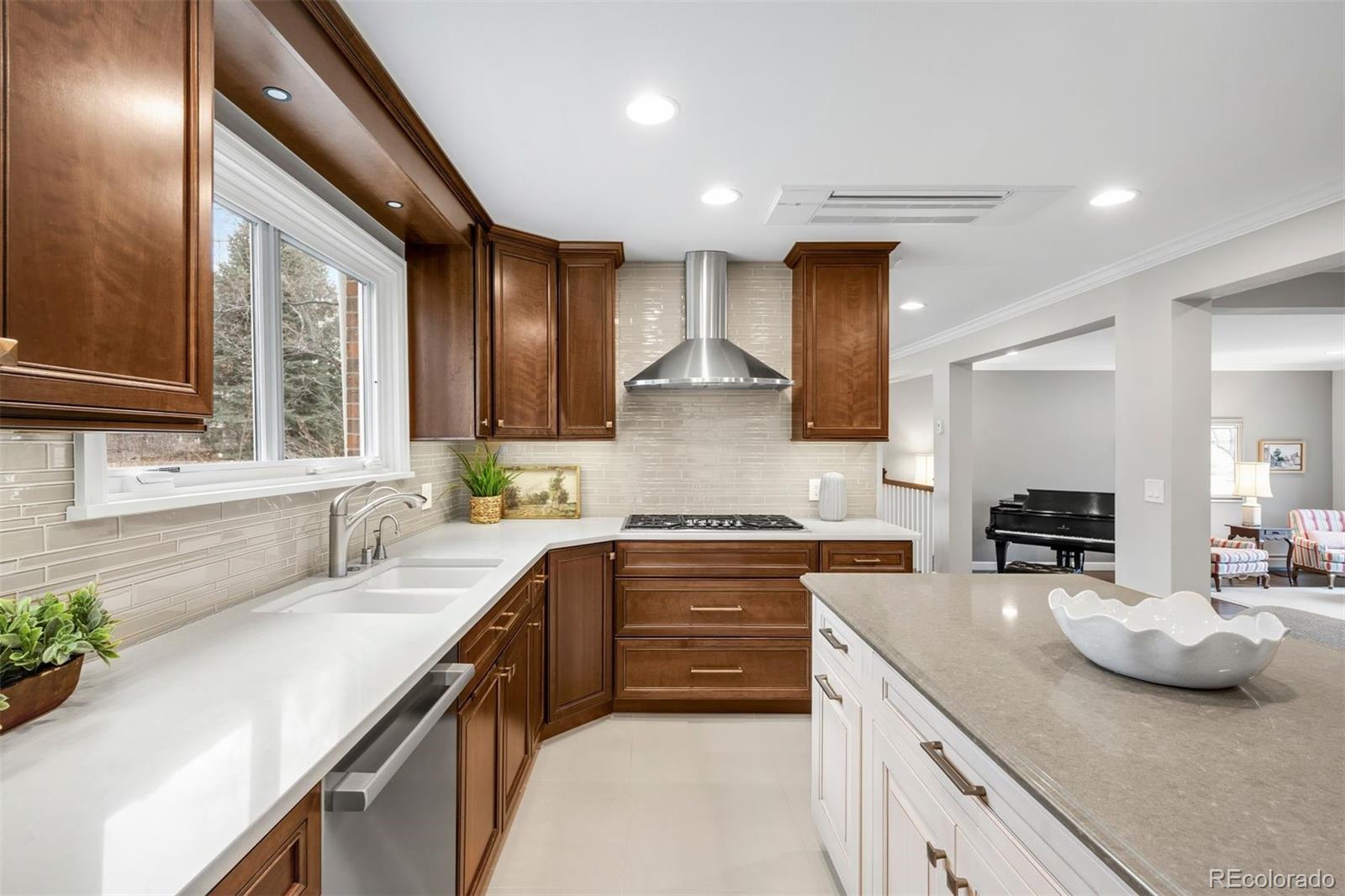 5832 S Geneva Street