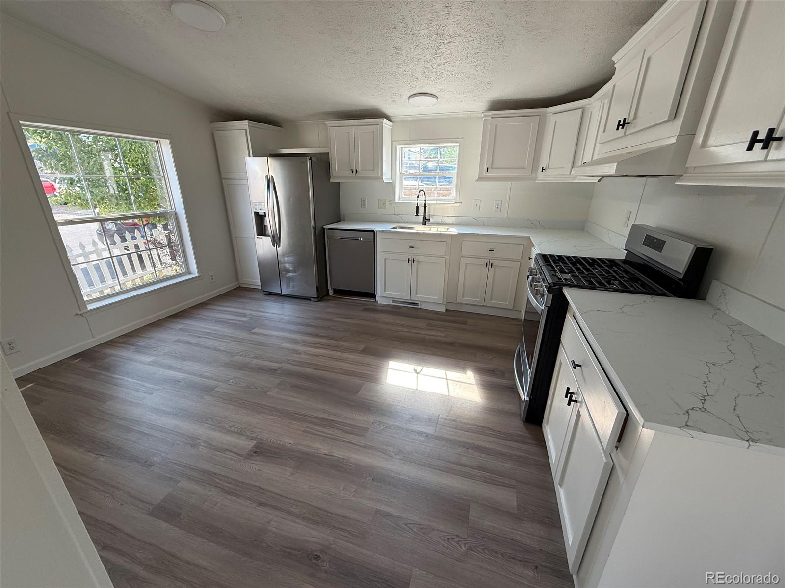 2115 W 91st Place