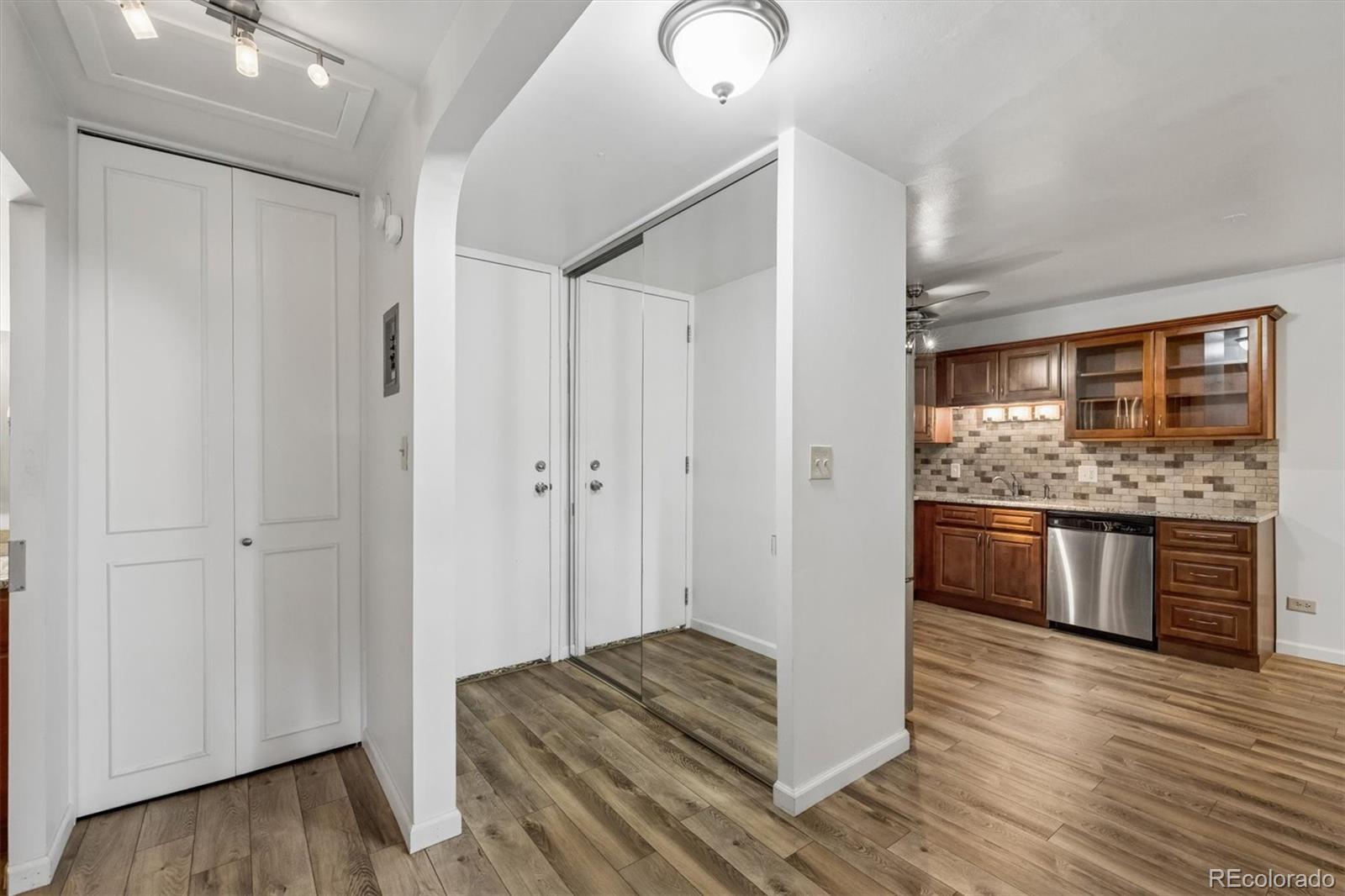 675 S Clinton Street 11B