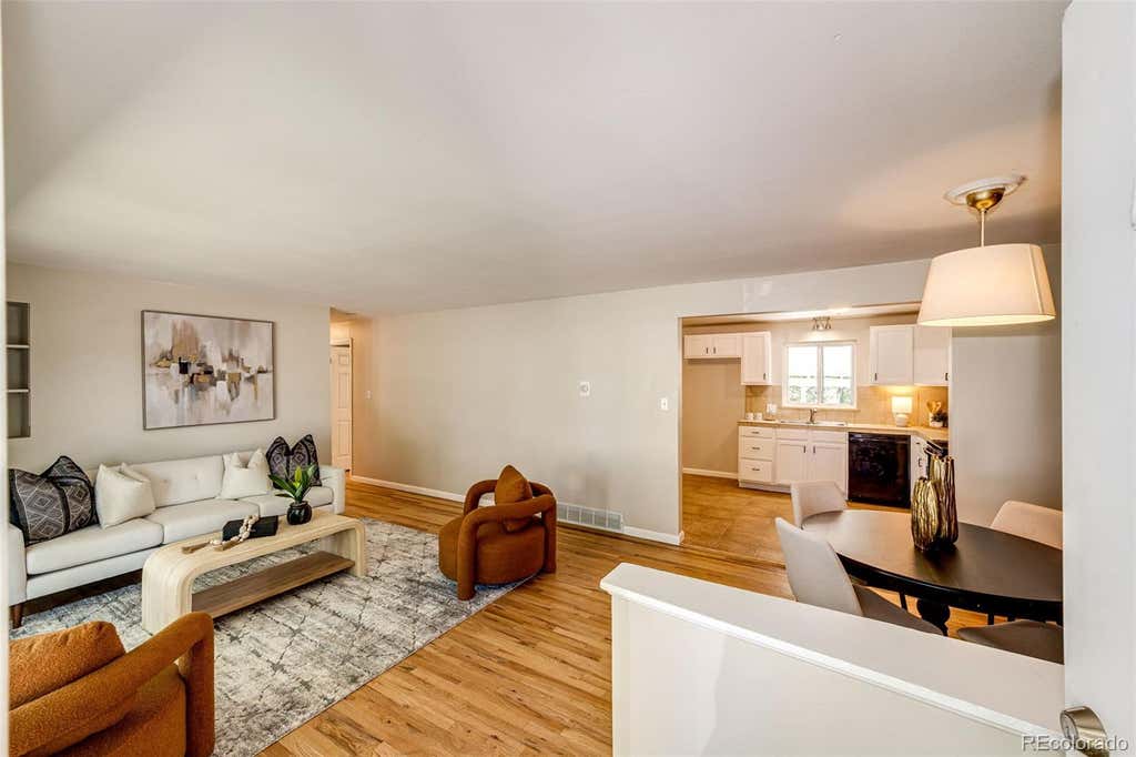 Photo of 6724 S Ash Way, Centennial, CO 80122 (MLS # 8186607)