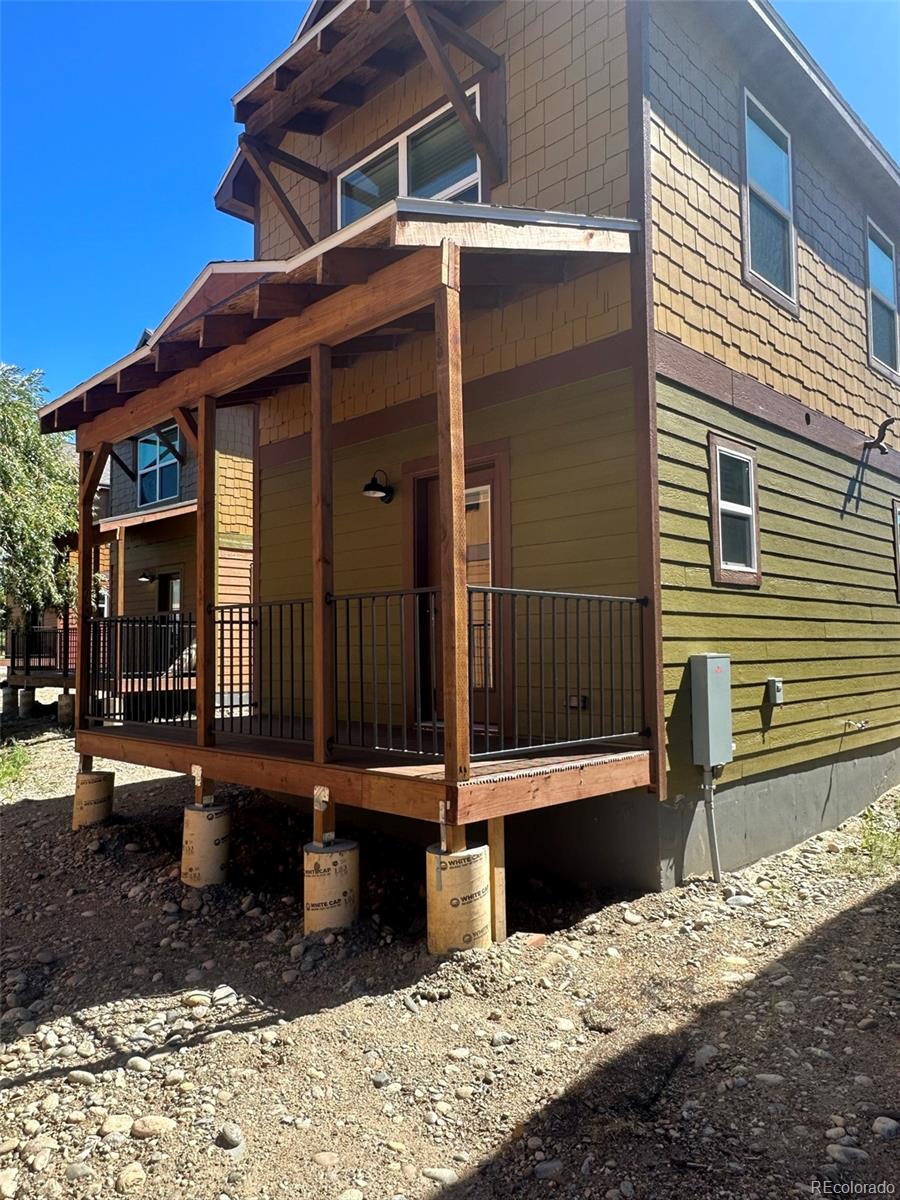 117 Edgewater Circle