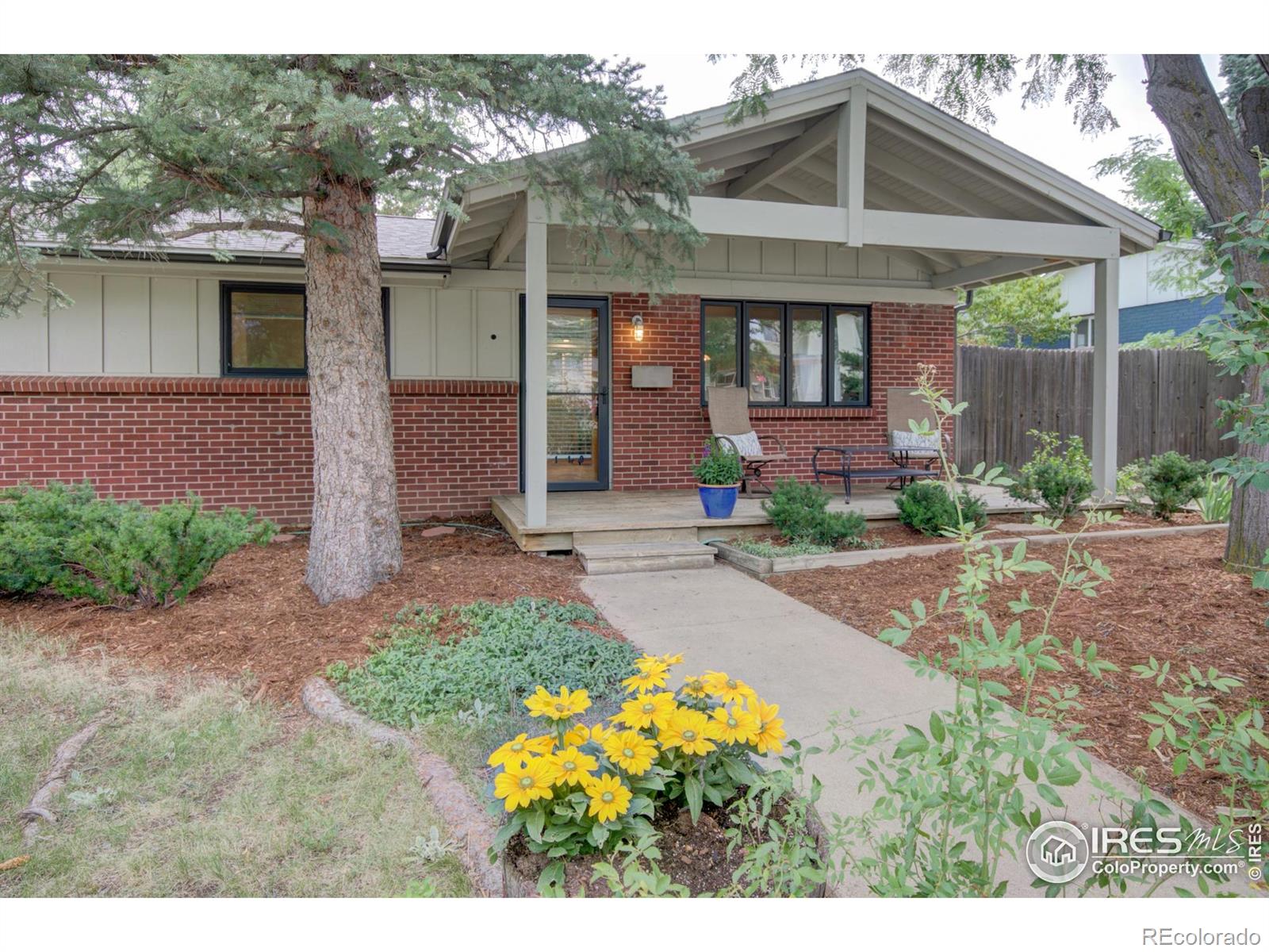 1110 Hartford Drive