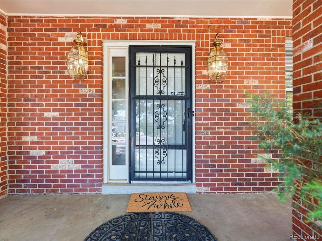 Photo of 8158 W Frost Place, Littleton, CO 80128 (MLS # 2282871)