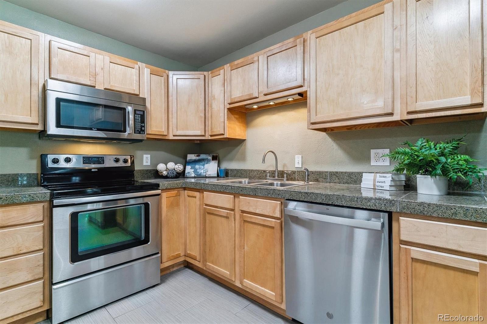 610 S Clinton Street 3D